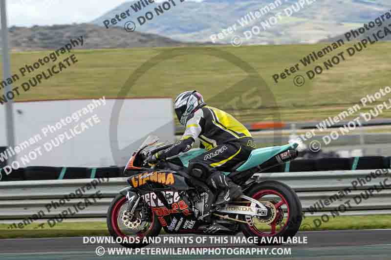 cadwell no limits trackday;cadwell park;cadwell park photographs;cadwell trackday photographs;enduro digital images;event digital images;eventdigitalimages;navarra;no limits trackdays;peter wileman photography;racing digital images;trackday digital images;trackday photos